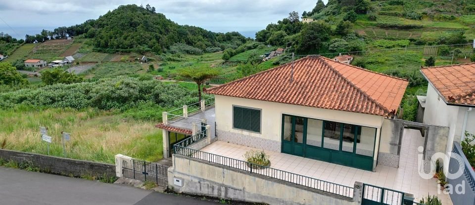 House T2 in Santana of 2,890 m²