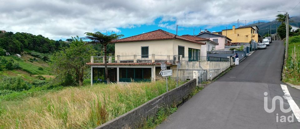 House T2 in Santana of 2,890 m²