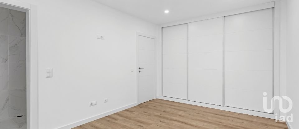 Moradia T4 em Atouguia da Baleia de 295 m²