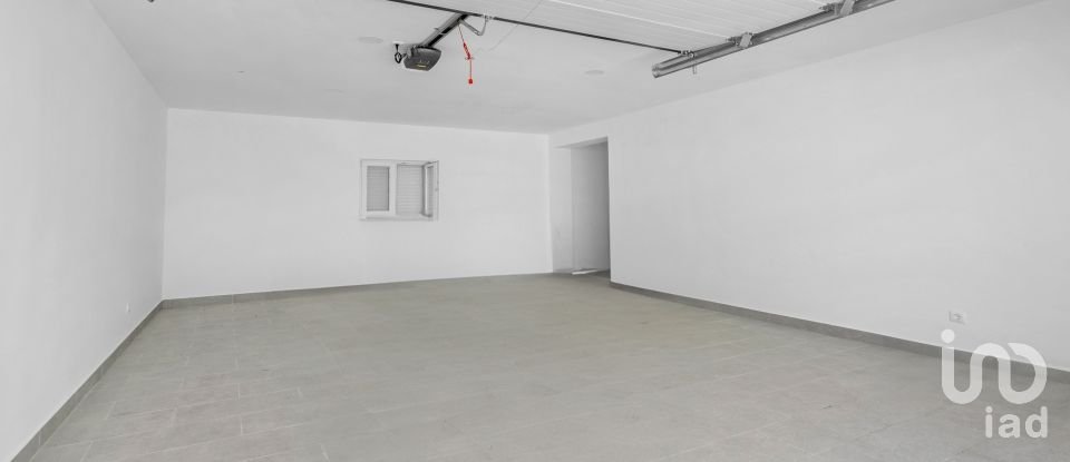 Moradia T4 em Atouguia da Baleia de 295 m²