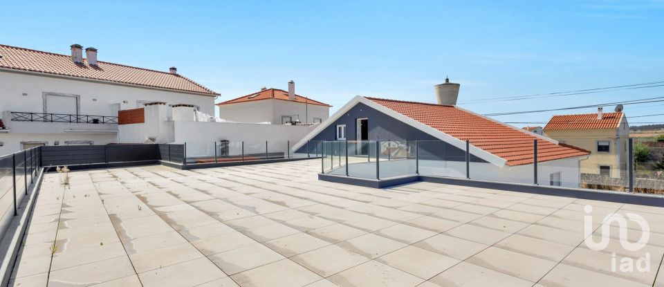 Moradia T4 em Atouguia da Baleia de 295 m²