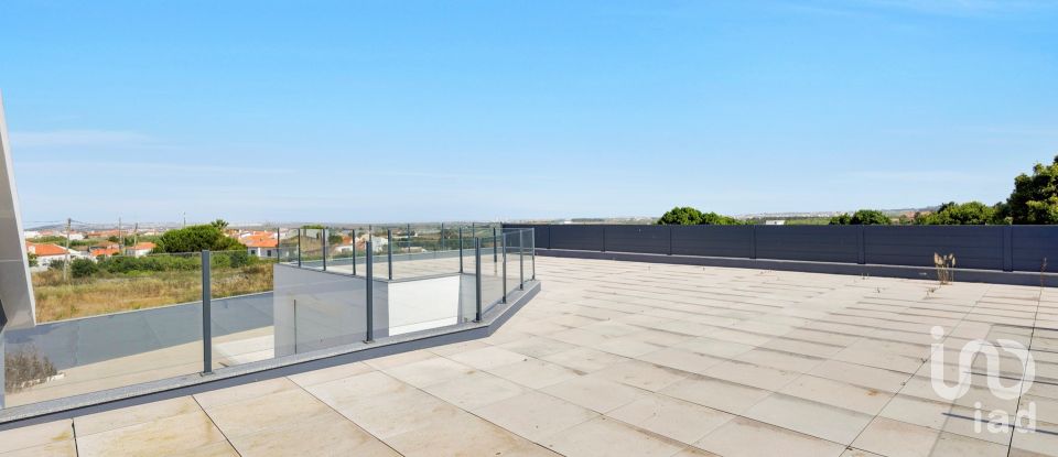 Moradia T4 em Atouguia da Baleia de 295 m²