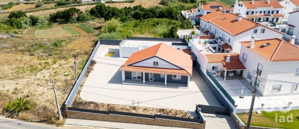 Moradia T4 em Atouguia da Baleia de 295 m²