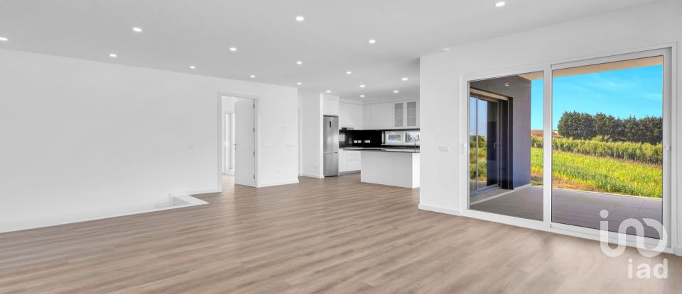 Moradia T3 em Lourinhã e Atalaia de 353 m²