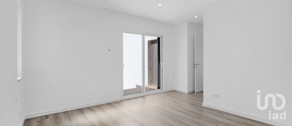 Moradia T3 em Lourinhã e Atalaia de 353 m²