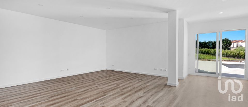 Moradia T3 em Lourinhã e Atalaia de 353 m²