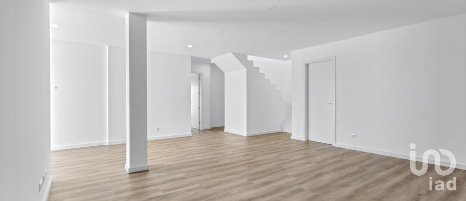 Moradia T3 em Lourinhã e Atalaia de 353 m²