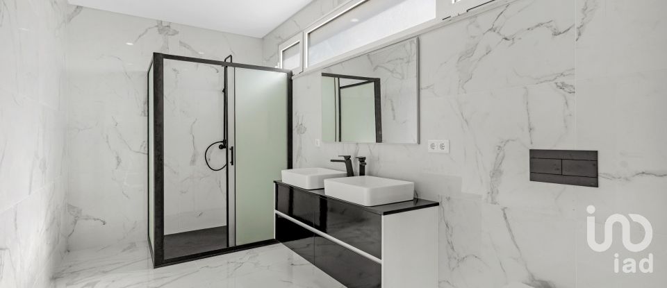 Moradia T3 em Lourinhã e Atalaia de 353 m²