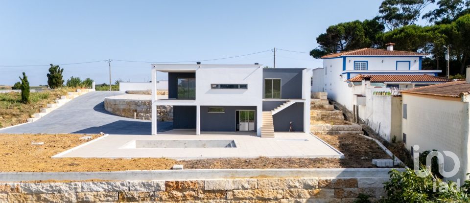 Moradia T3 em Lourinhã e Atalaia de 353 m²