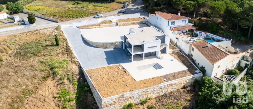 Moradia T3 em Lourinhã e Atalaia de 353 m²