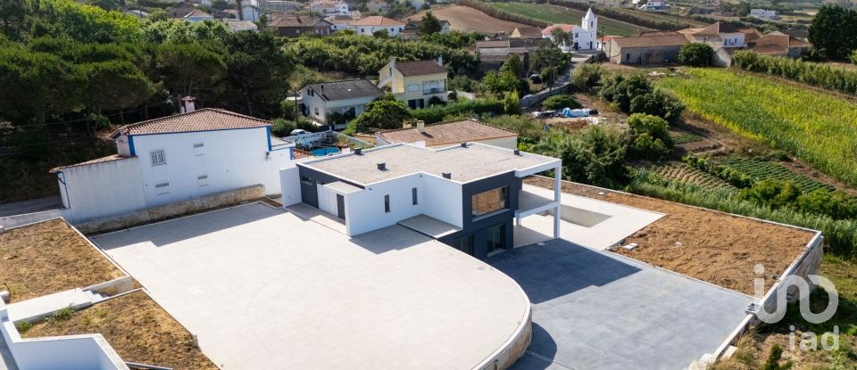 Moradia T3 em Lourinhã e Atalaia de 353 m²