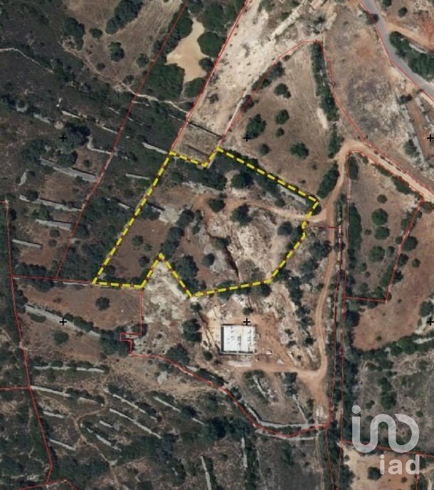 Terreno em Loulé (São Clemente) de 4 800 m²