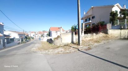 Terrain à Charneca De Caparica E Sobreda de 317 m²