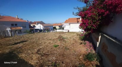 Terreno em Charneca De Caparica E Sobreda de 317 m²