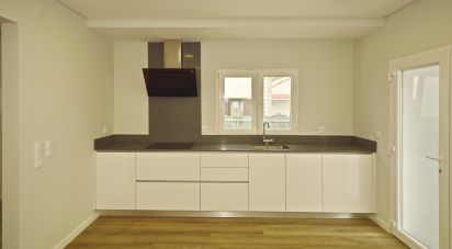 Maison T3 à Fernão Ferro de 185 m²