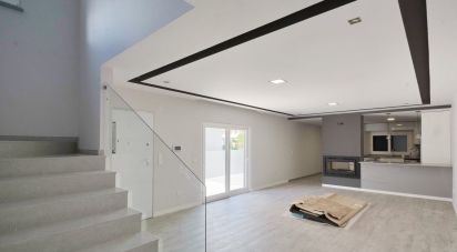 Maison T3 à Fernão Ferro de 185 m²