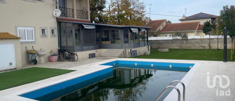 Gîte T4 à Santa Cruz/Trindade E Sanjurge de 273 m²