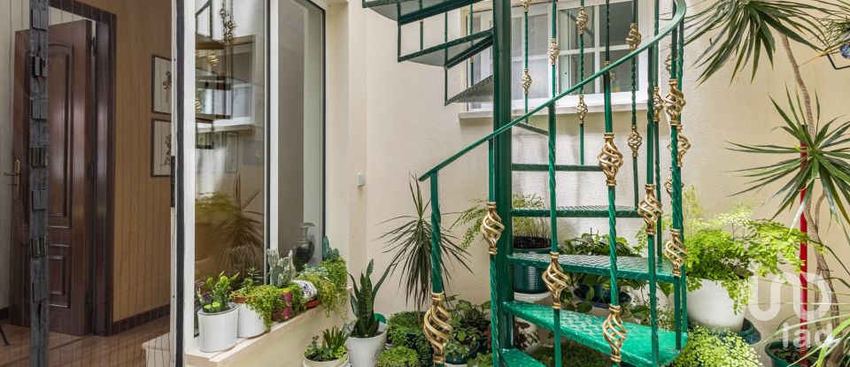 Moradia T4 em Rio Maior de 264 m²