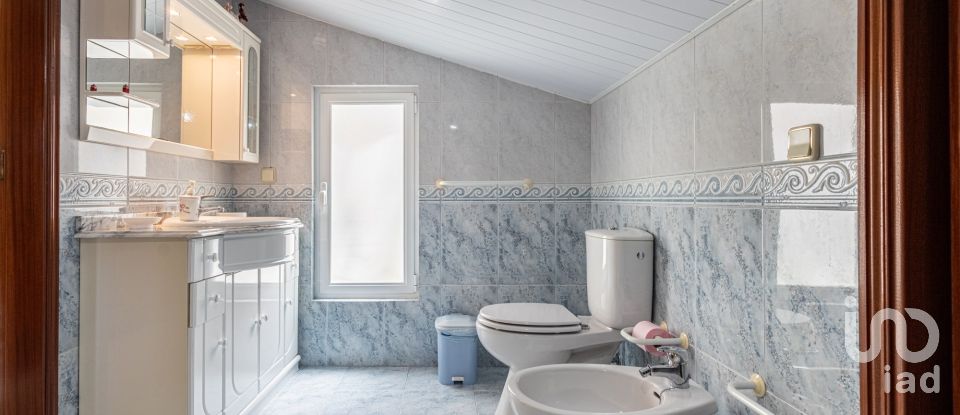 Moradia T4 em Rio Maior de 264 m²