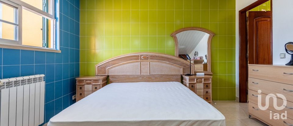 Moradia T4 em Rio Maior de 264 m²