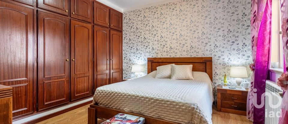 Moradia T4 em Rio Maior de 264 m²