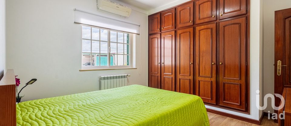 Moradia T4 em Rio Maior de 264 m²