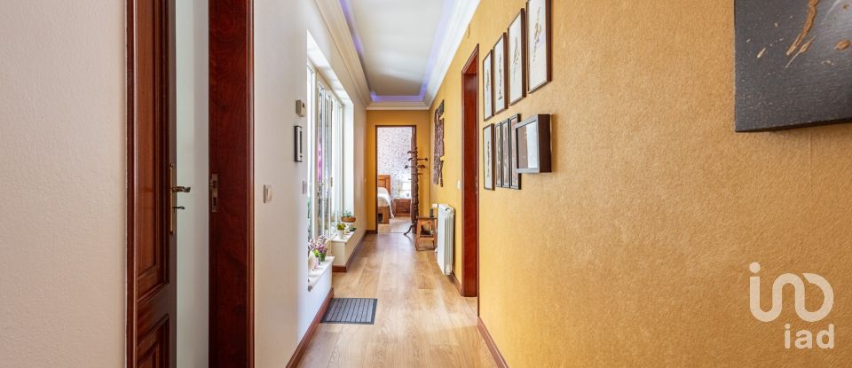 Moradia T4 em Rio Maior de 264 m²