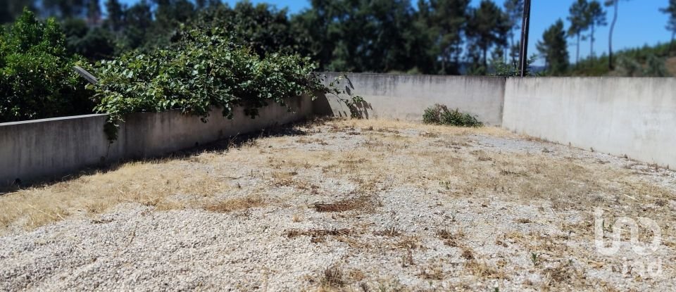 Terreno em Castelo de 1 600 m²