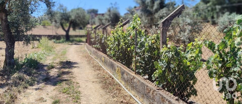 Terreno em Castelo de 1 600 m²