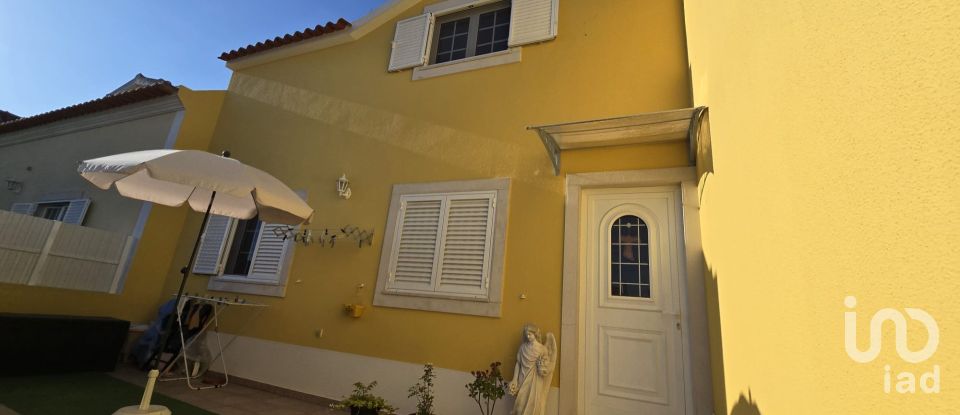 Casa de aldeia T2 em Vila Verde dos Francos de 145 m²