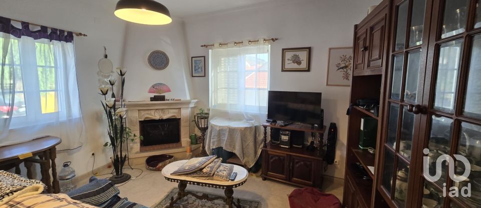 Casa de aldeia T2 em Vila Verde dos Francos de 145 m²