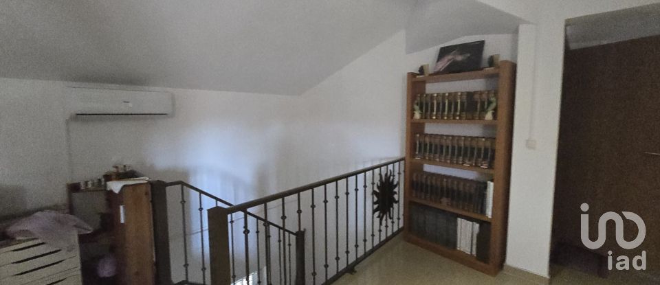 Casa de aldeia T2 em Vila Verde dos Francos de 145 m²