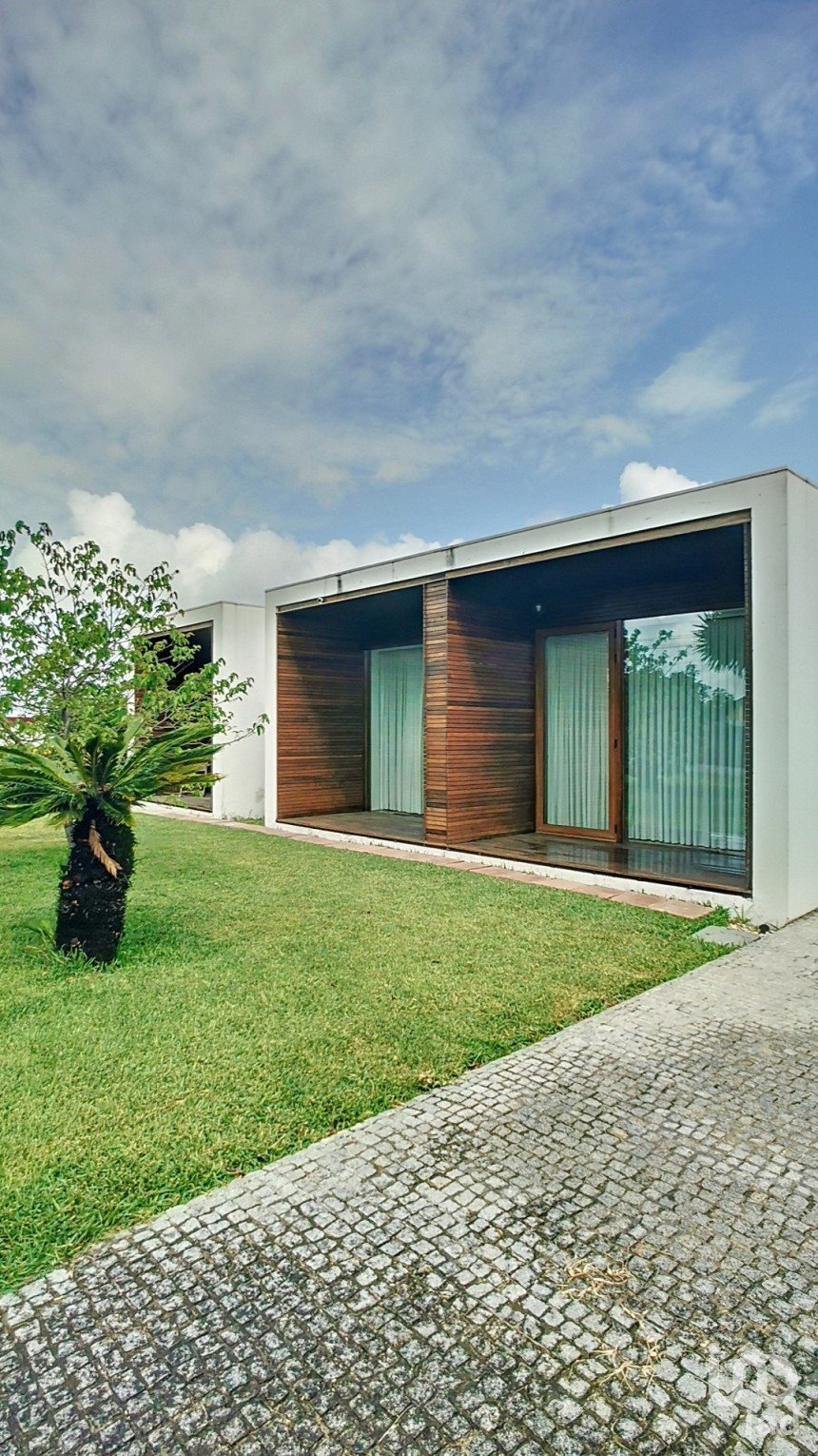 House T4 in Válega of 300 m²