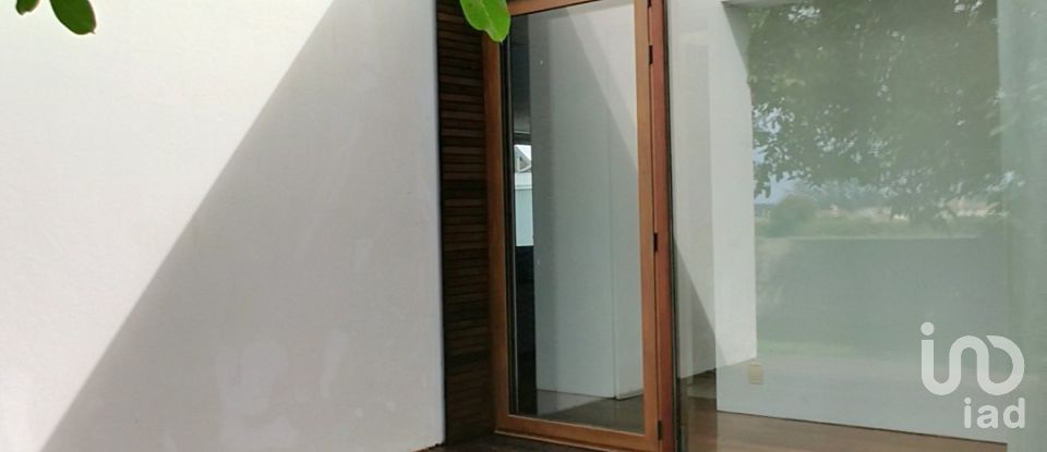 House T4 in Válega of 300 m²