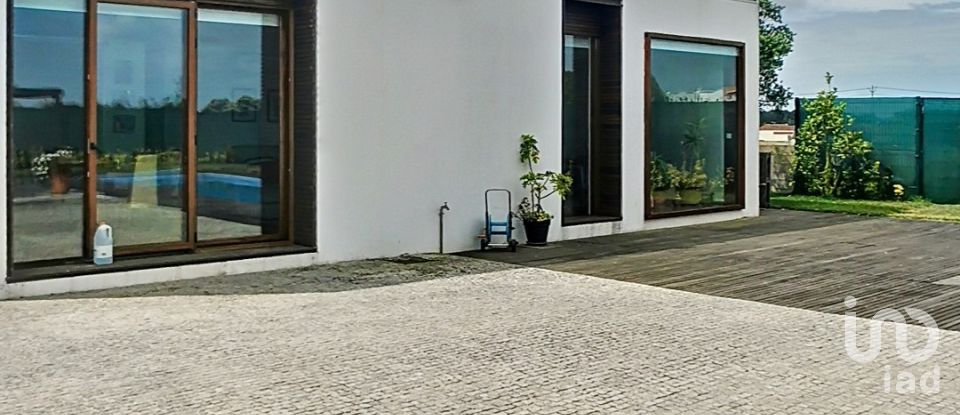 House T4 in Válega of 300 m²