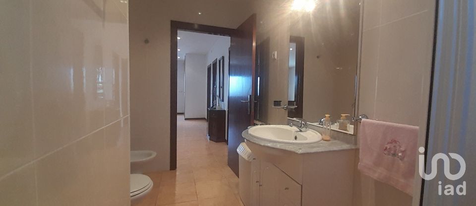 Moradia T4 em Castelo do Neiva de 250 m²