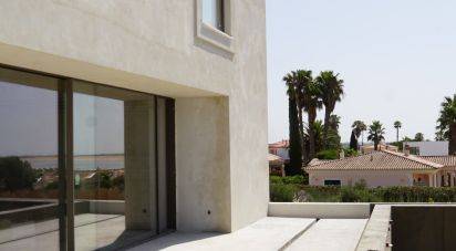 Maison T5 à Odiáxere de 630 m²