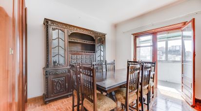 Appartement T2 à Queluz e Belas de 64 m²