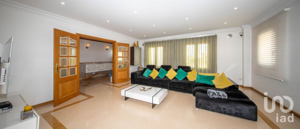 Moradia T4 em Ramada e Caneças de 270 m²