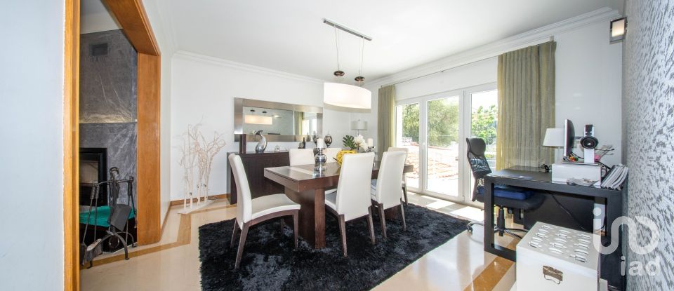 Moradia T4 em Ramada e Caneças de 270 m²