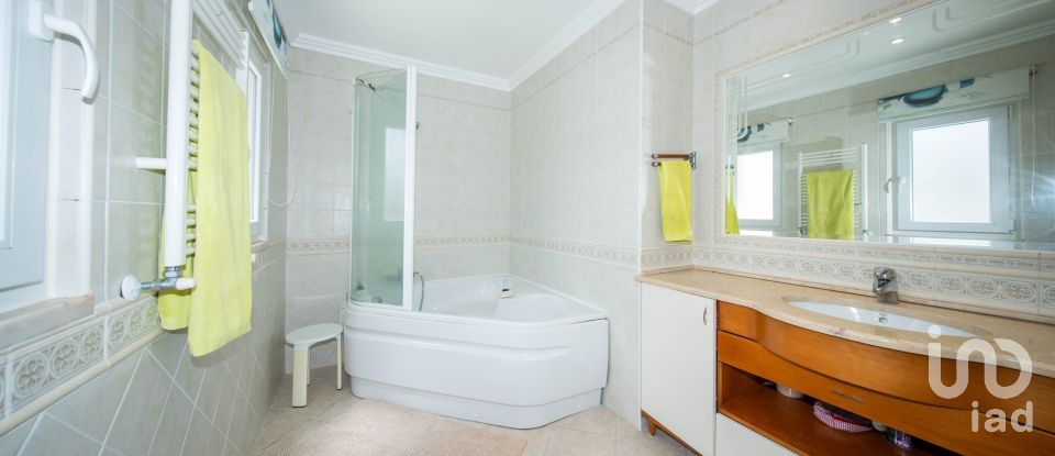 Moradia T4 em Ramada e Caneças de 270 m²