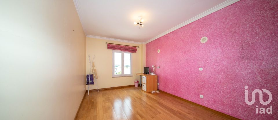 Moradia T4 em Ramada e Caneças de 270 m²