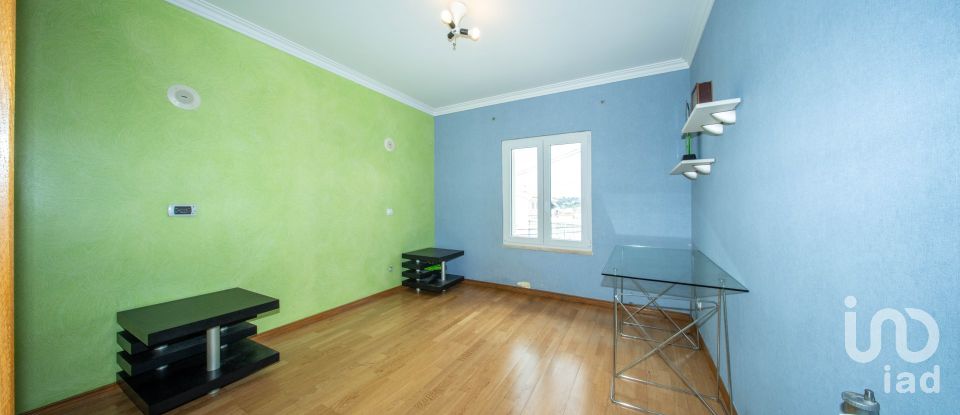 Moradia T4 em Ramada e Caneças de 270 m²