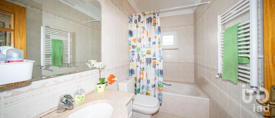 Moradia T4 em Ramada e Caneças de 270 m²