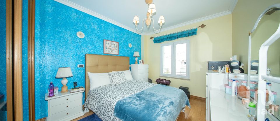 Moradia T4 em Ramada e Caneças de 270 m²