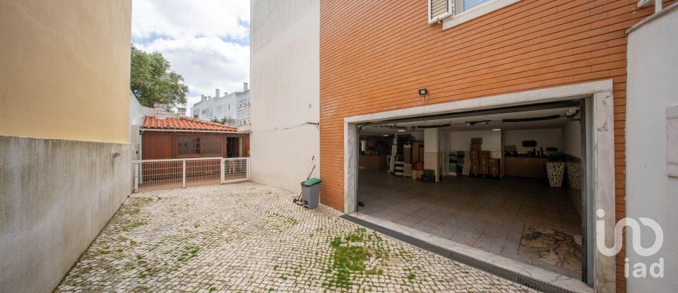 Moradia T4 em Ramada e Caneças de 270 m²