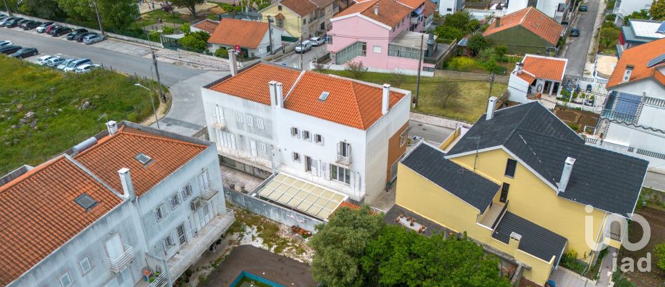 Moradia T4 em Ramada e Caneças de 270 m²