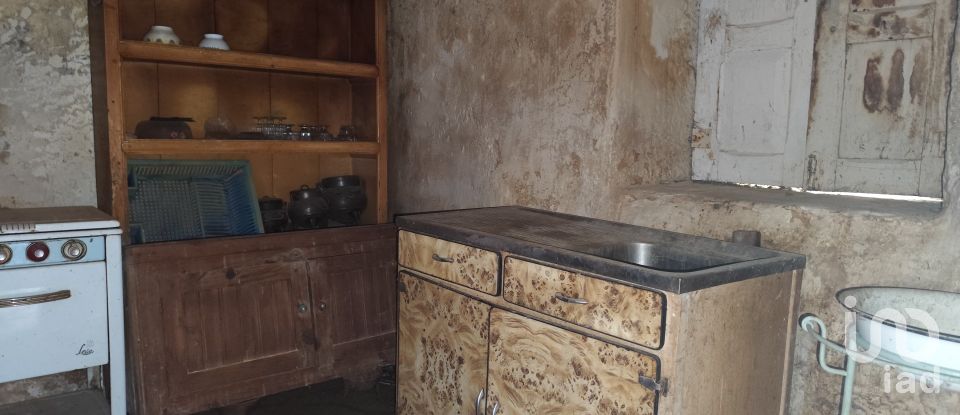 Village house T2 in Penas Roias of 108 m²