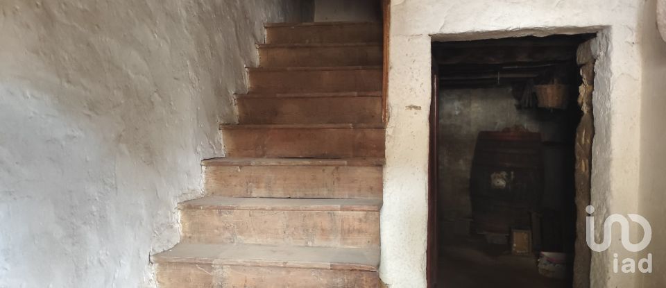 Village house T2 in Penas Roias of 108 m²