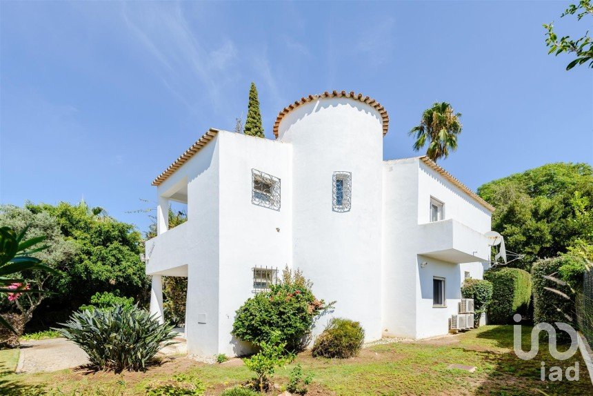 House T4 in Quarteira of 281 m²